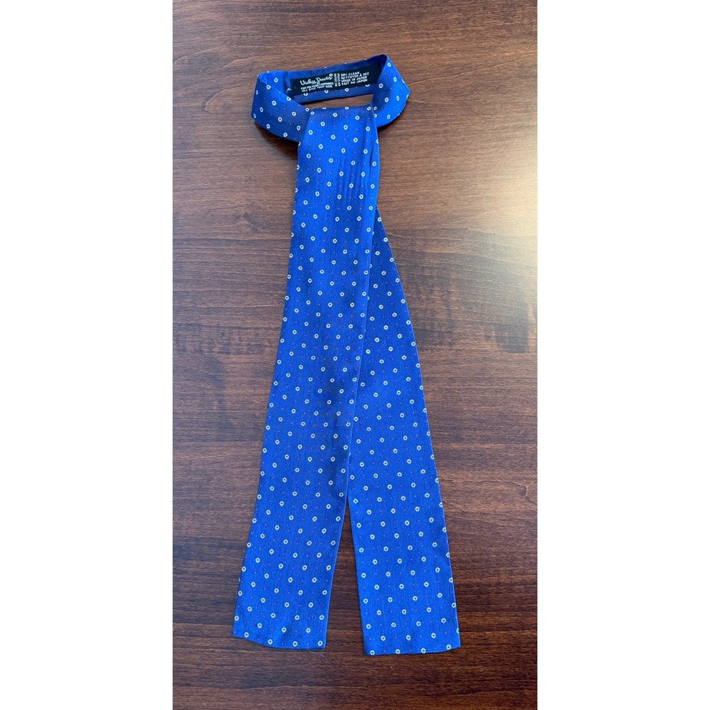 Vicky Davis Silk Tie Blue Geometric Diamond Pattern Vintage 80s Power Dressing‎